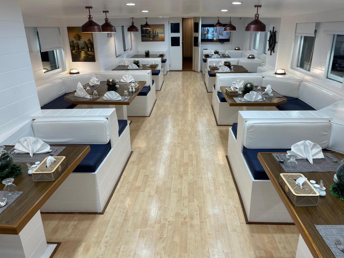 Fleet Club Mahrousa İskenderiye Dış mekan fotoğraf The interior of the restaurant